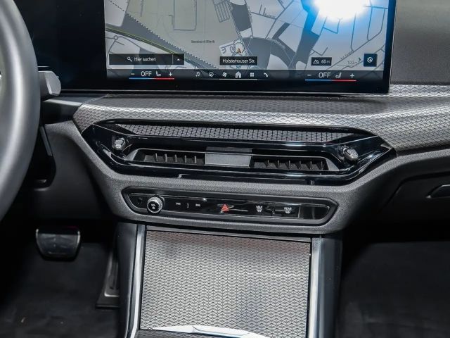 BMW 320 320i M-Sport Sedan