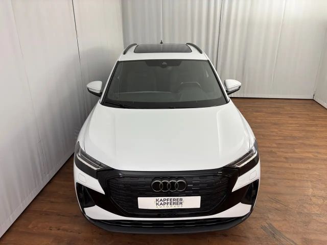 Audi Q4 e-tron Business Quattro