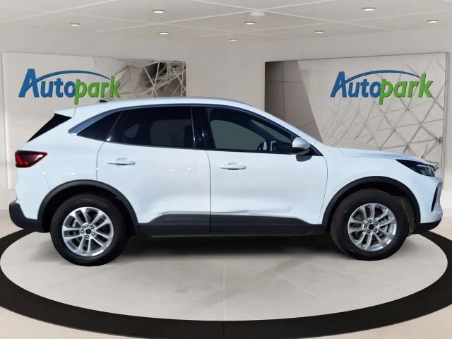 Ford Kuga AWD Hybrid Titanium
