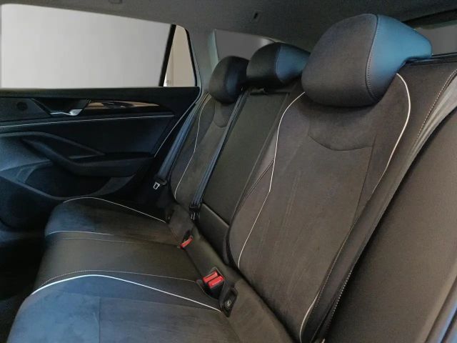 Volkswagen Passat 1.5 eTSI Business DSG