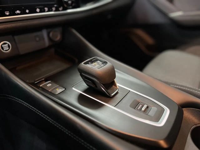 Nissan Qashqai 1.3 Connecta LED+KEYLESS+360°+ACC+VC uvm