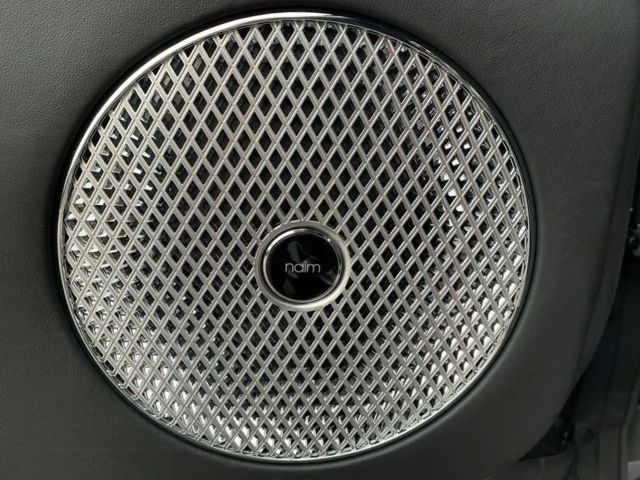 Bentley Flying Spur Hybrid V8