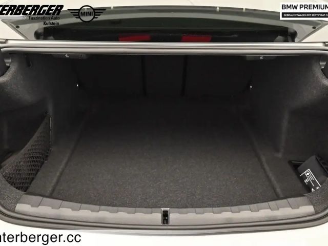 BMW 318 318d M-Sport Sedan