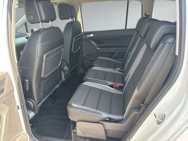 Volkswagen Touran 1.5 TSI DSG