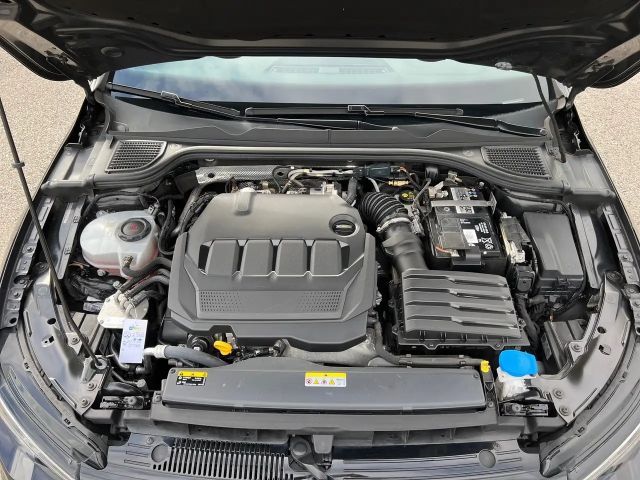 Volkswagen Golf DSG Life Variant