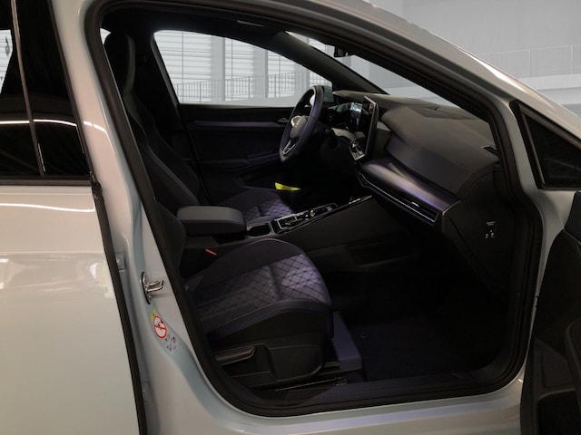 Volkswagen Golf 1.5 eTSI DSG R-Line