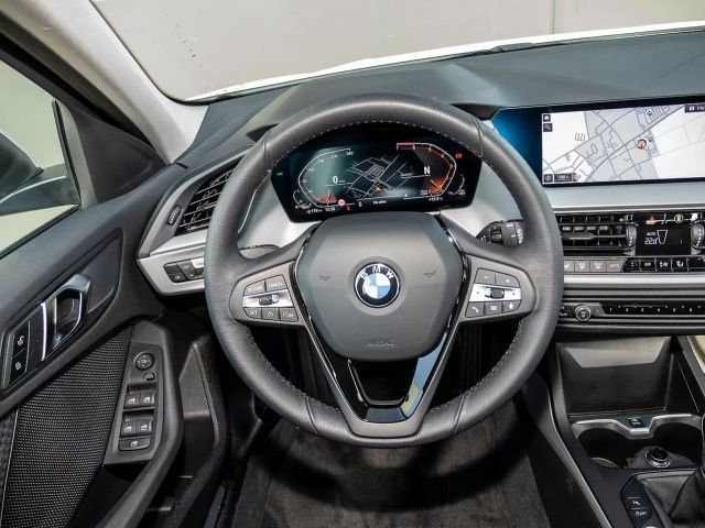 BMW 118 118i 5-deurs Sedan