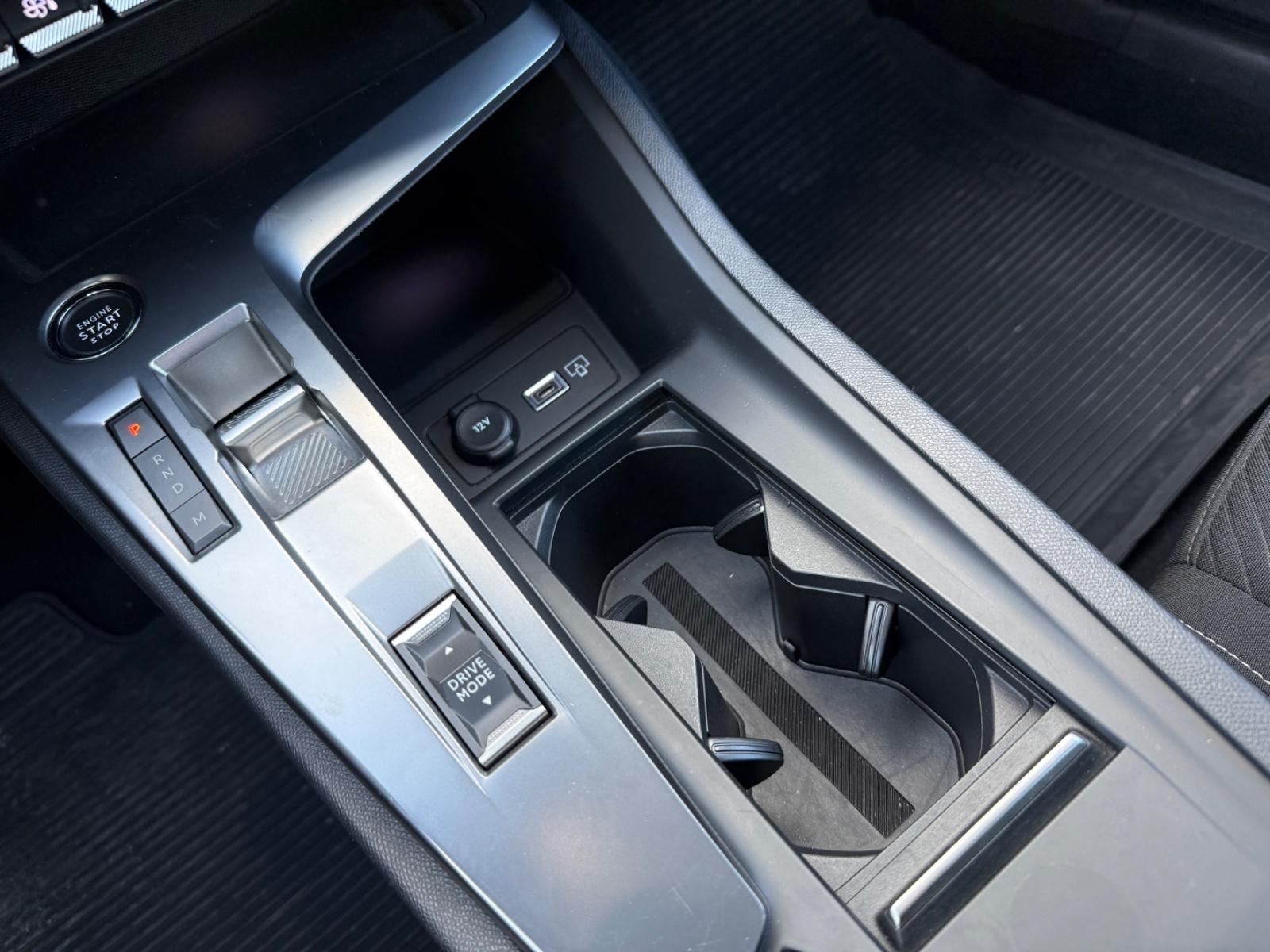 Peugeot 308 1.2 Pure Tech "Active Pack" LED SHZ PDC 1Hd.