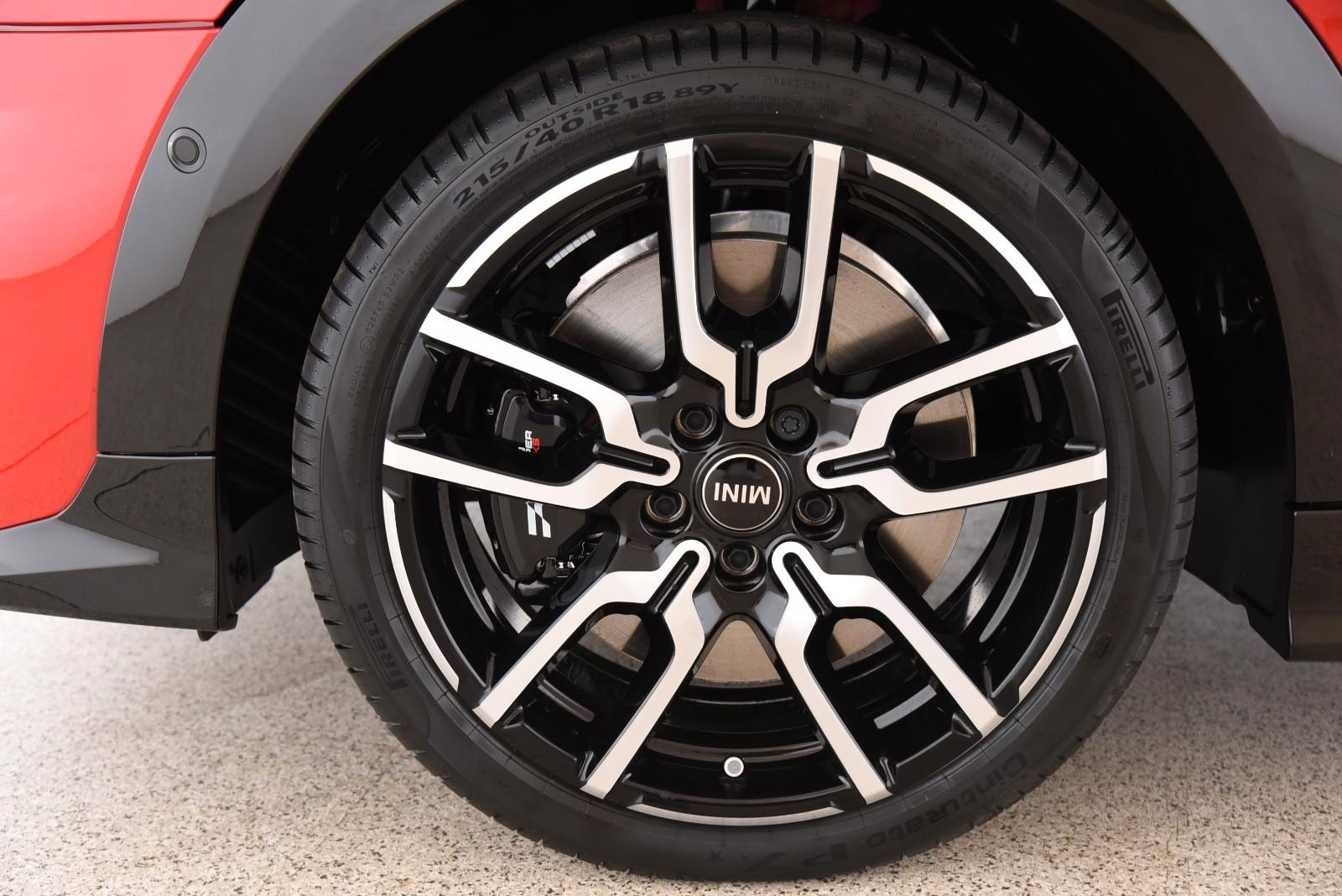 MINI Cooper John Cooper Works