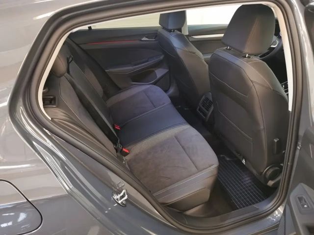 Volkswagen Golf DSG Style eHybrid