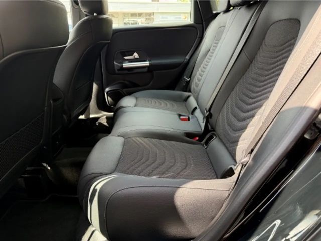 Mercedes-Benz B 180 Progressive