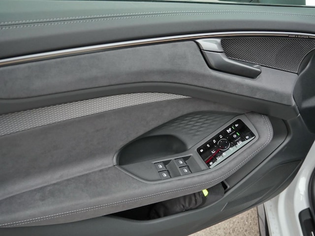 Audi A6 Avant Quattro S-Tronic