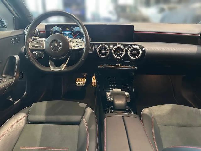 Mercedes-Benz A 250 A 250 e AMG Line
