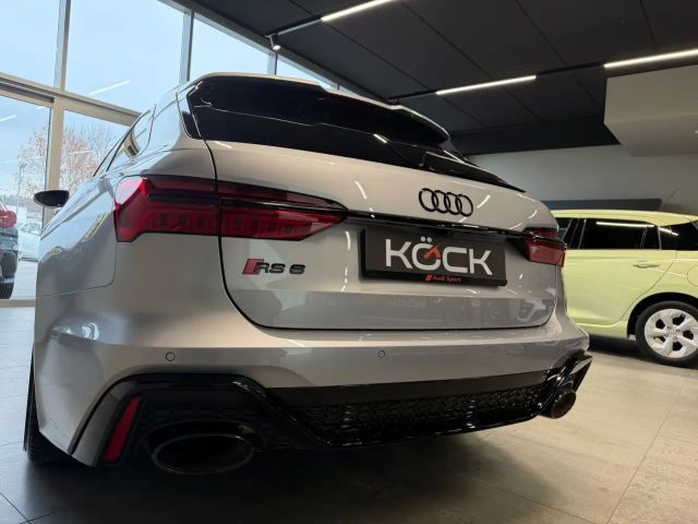 Audi RS6 Avant Performance Quattro