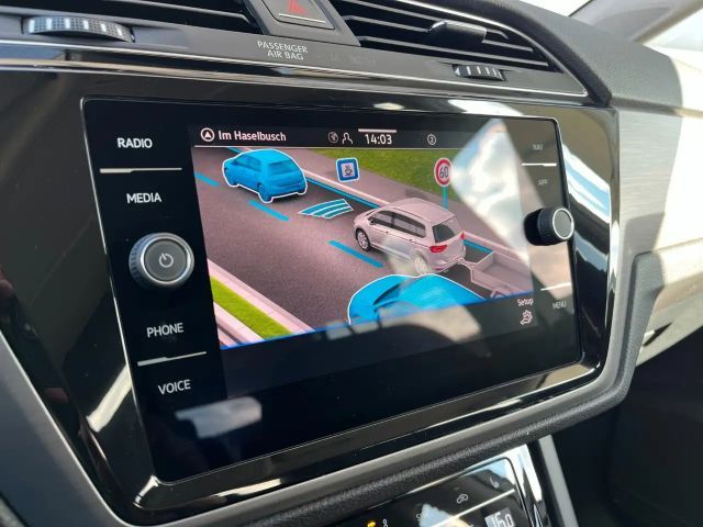 Volkswagen Touran 1.5 TSI DSG R-Line