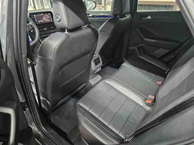 Volkswagen T-Roc *AKRAPOVIC* Pano AHK DCC *Beats* ACC