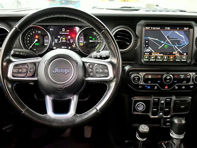 Jeep Wrangler Sahara