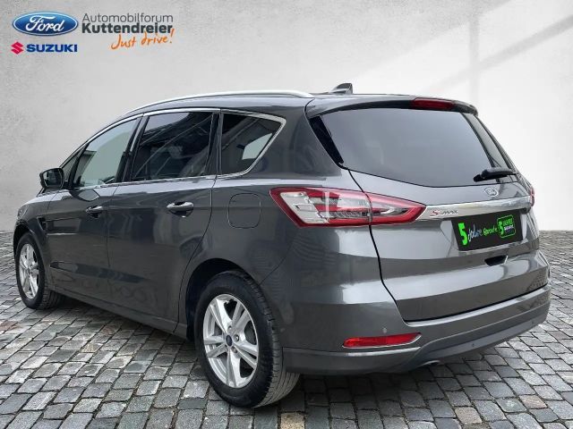 Ford S-Max Titanium