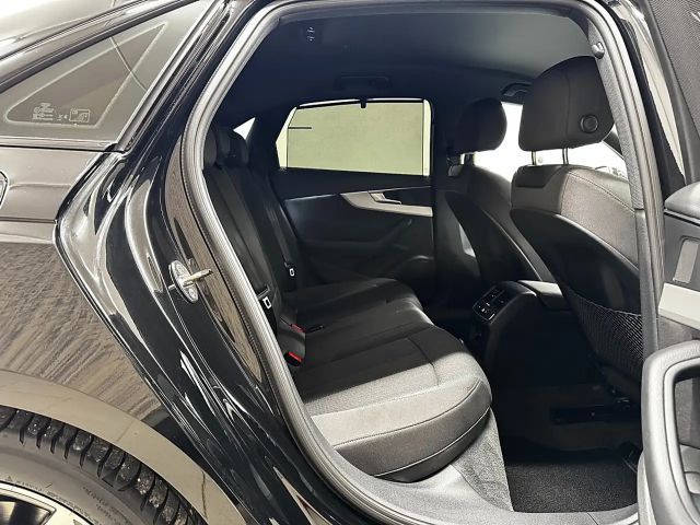 Audi A4 40 TDI Quattro S-Line S-Tronic Sedan