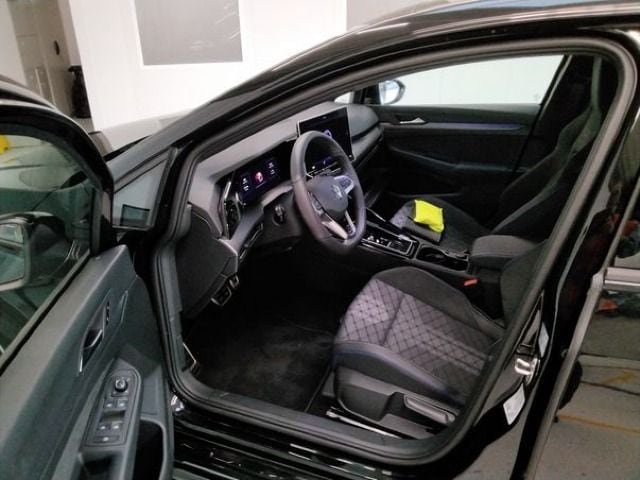 Volkswagen Golf 1.5 eTSI DSG Golf VIII R-Line