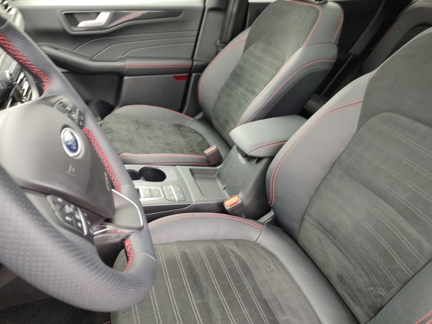 Ford Kuga Plug in Hybrid ST Line X