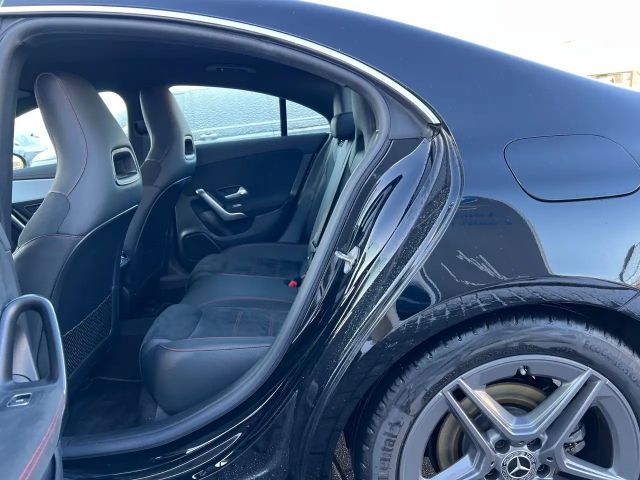 Mercedes-Benz CLA 200 AMG Line Coupé