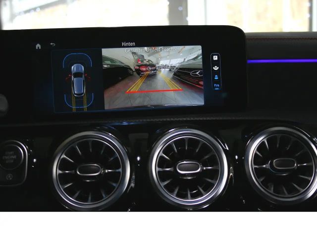 Mercedes-Benz CLA 200 AMG Line