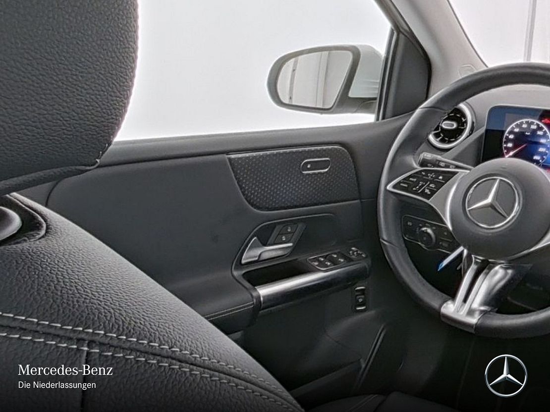 Mercedes-Benz B 200 Sedan