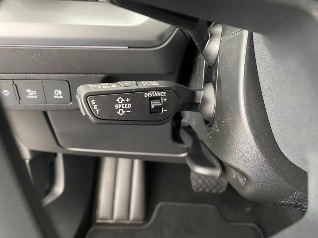 Audi Q4 e-tron Audi Q4 45 e-tron