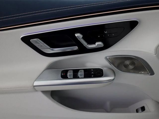 Mercedes-Benz EQE 300 Sedan