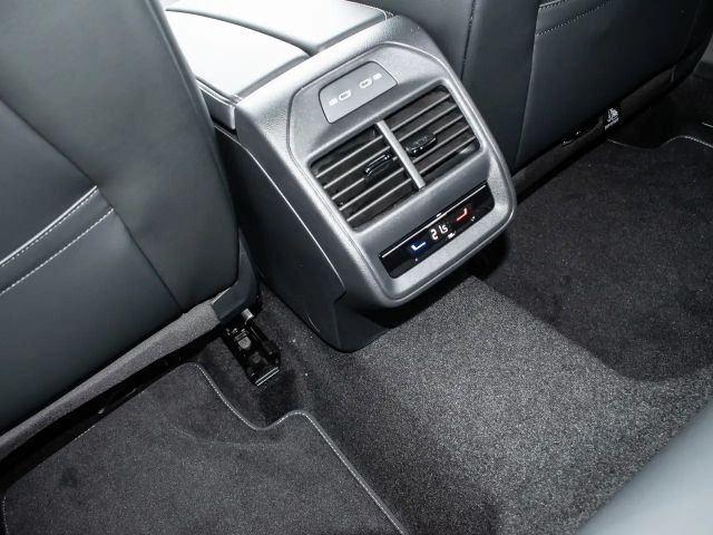 Volkswagen Passat DSG R-Line