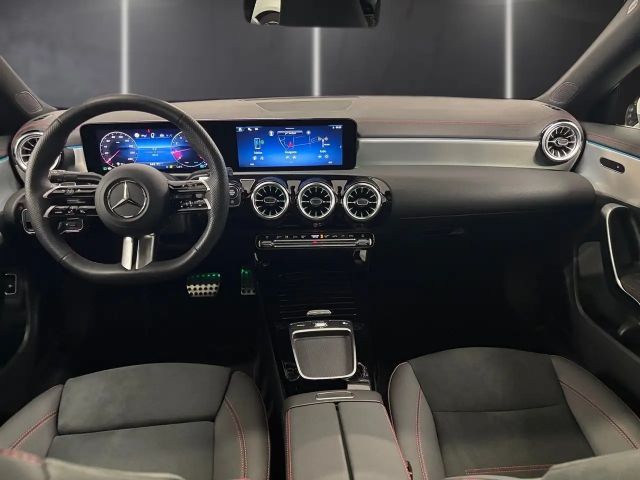 Mercedes-Benz CLA 200 AMG Line Coupé