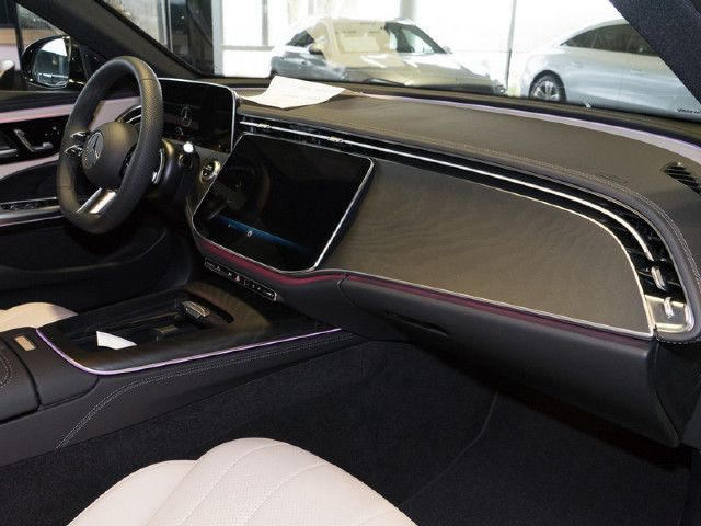 Mercedes-Benz E 200 AMG Line Sedan