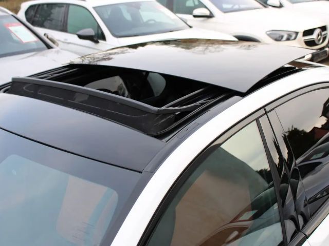 Mercedes-Benz C 200 AMG Line Sedan