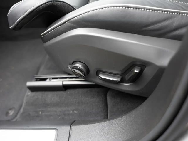 Volvo XC60 AWD Dark Plus Recharge T8