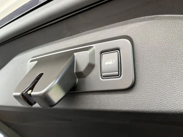 Renault Espace E-Tech Hybrid Iconic