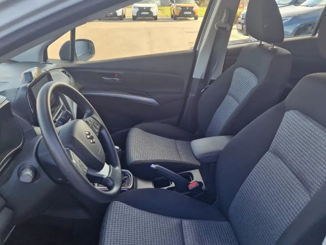 Suzuki S-Cross Hybrid