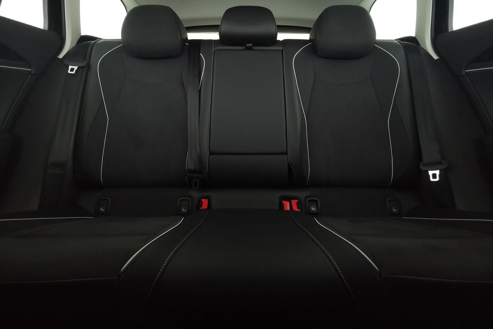 Volkswagen Passat 2.0 TDI Business IQ.Drive