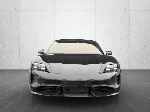 Porsche Taycan Turbo