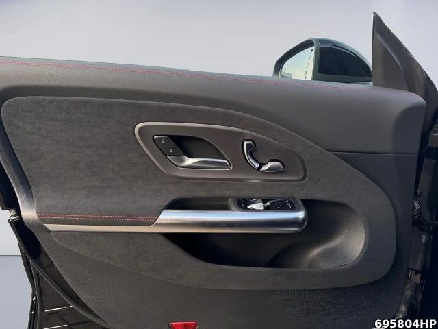 Mercedes-Benz CLA 200 AMG Line Coupé