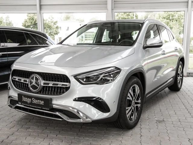 Mercedes-Benz GLA 180 Progressive