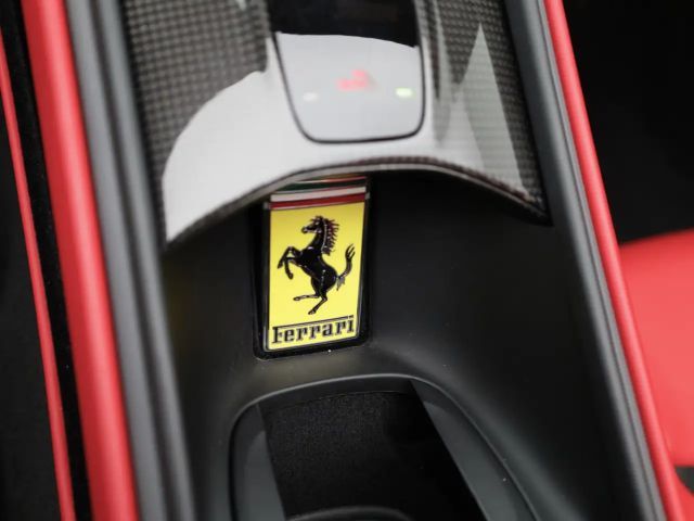 Ferrari Roma Spider