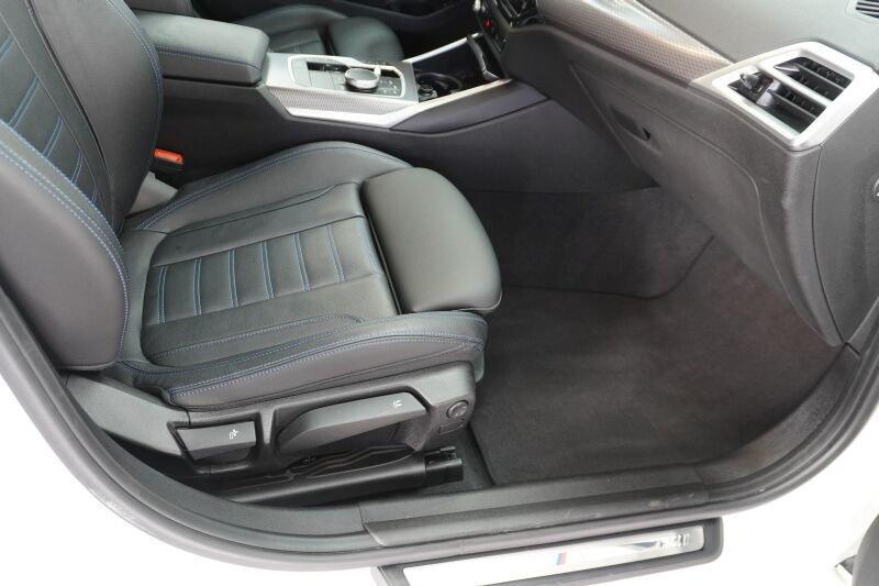 BMW 330 330i Sedan xDrive