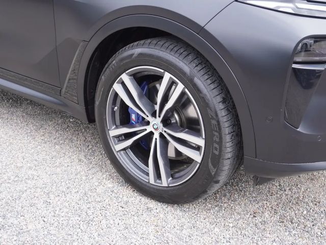 BMW X7 M 60i Frozen Black LCI AHK Carbon SkyLounge ACC 360K