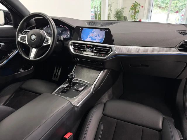 BMW 330 330e M-Sport xDrive