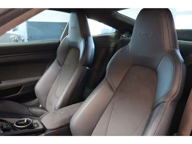 Porsche 911 Carrera Coupé GTS