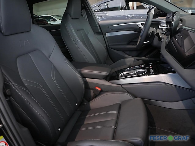 Audi A6 Avant Quattro S-Tronic