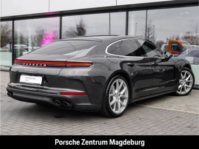 Porsche Panamera 4