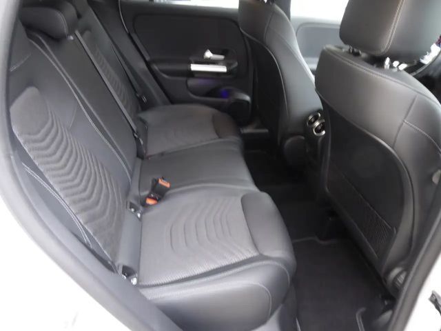 Mercedes-Benz GLA 200 4MATIC GLA 200 d