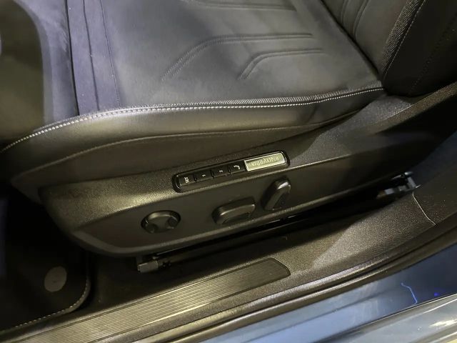 Volkswagen Golf 1.5 eTSI DSG